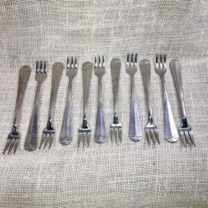 HOAN Stainless Steel Cocktail Or Appetizer 5 2/4" Forks  Made In Korea Set Of 11